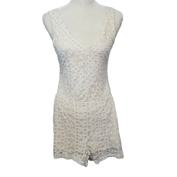 Olive Tree Lace Crochet Romper Women's Size S Shorts Jumper Sleeveless Cream - Picture 2 of 8
